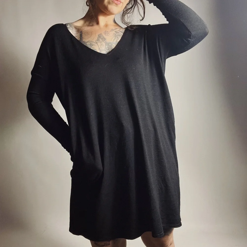 Aritzia | Dresses | Aritzia Wilfred Free Gail Long Sleeve V Neck Slouchy  Black Shift Dress Small | Poshmark